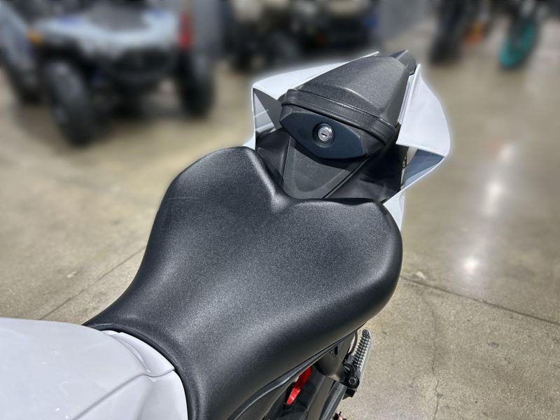 2023 Yamaha YZF-R7 Image 28