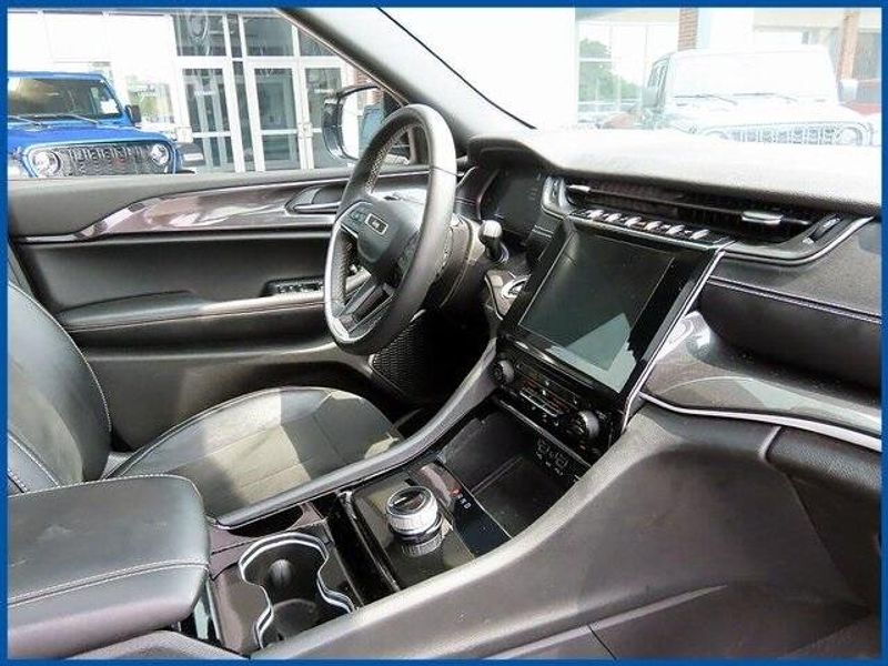 Used 2022 Jeep Grand Cherokee L AltitudeImage 8