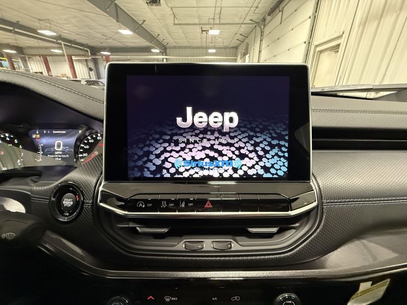 New 2026 Jeep Compass Latitude Altitude 4x4Image 26