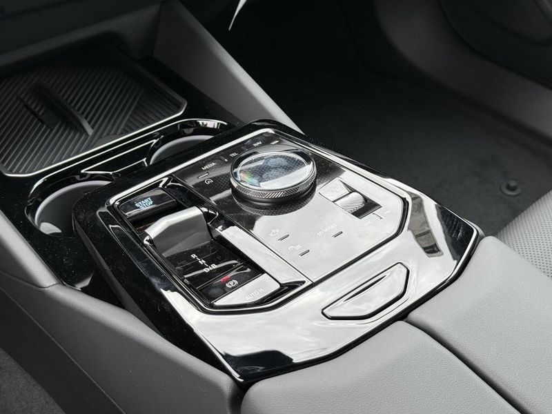 2025 BMW i5 eDrive40Image 25