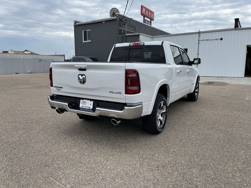 2022 RAM 1500 Laramie Crew Cab 4x4 5