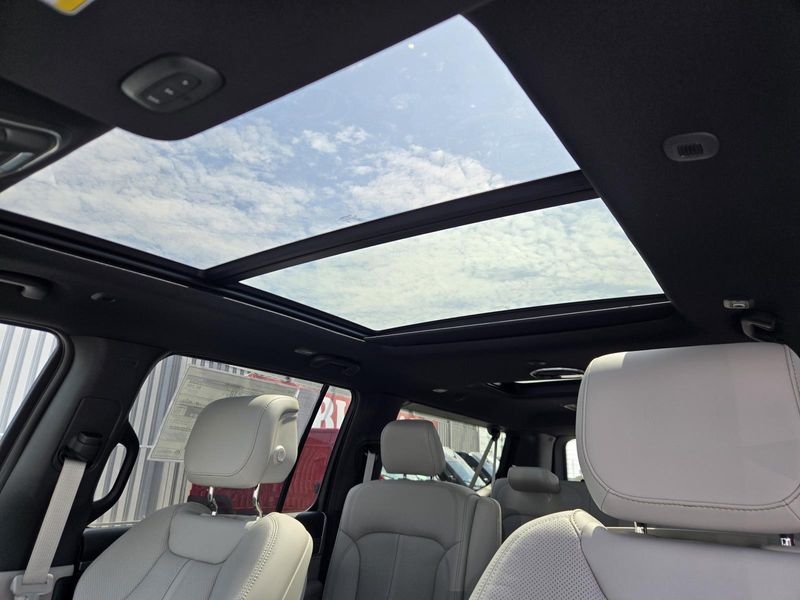 2026 Jeep Grand Wagoneer L Grand Wagoneer L Limited Altitude 4x4