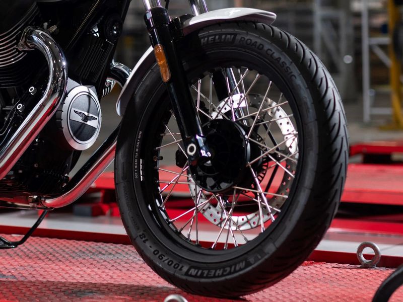 2026 Moto Guzzi V7 Special White V7 Special WhiteImage 2