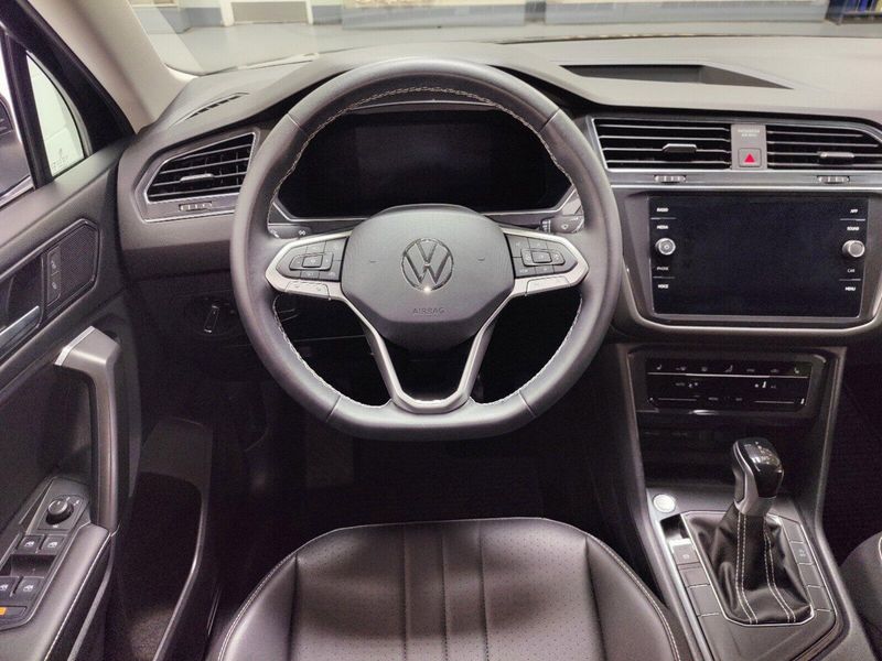 2023 Volkswagen Tiguan SE 7 PassengerImage 18