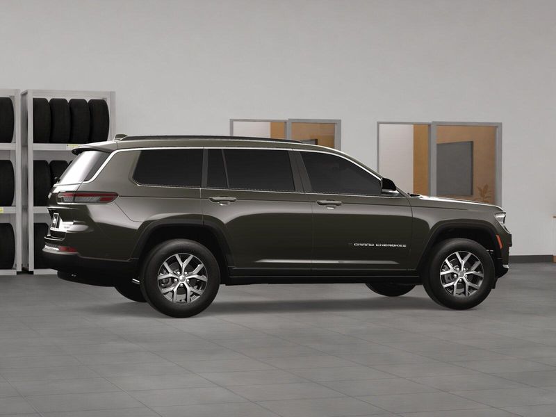 Used 2023 Jeep Grand Cherokee L Limited 4x4 4dr SUVImage 43