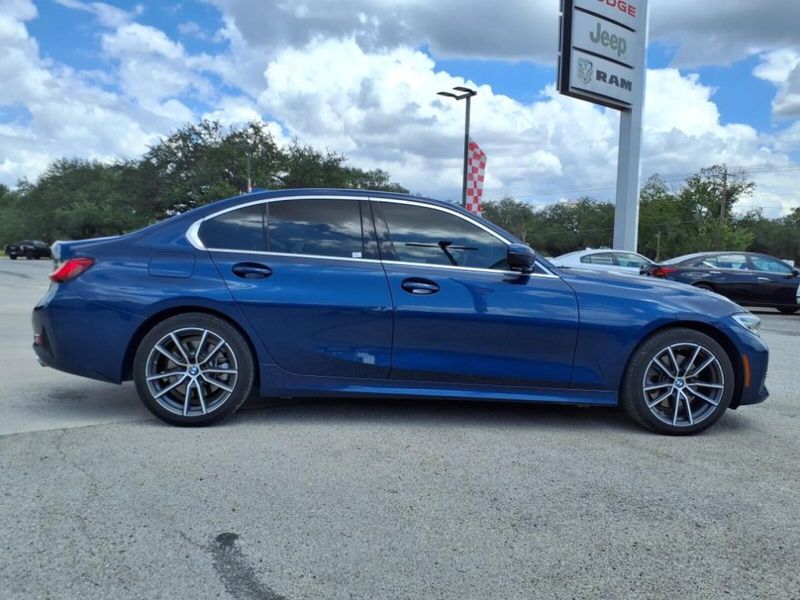 2021 Bmw 330i photo 2