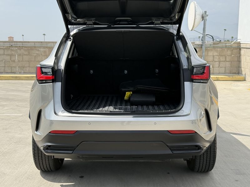 Used 2025 Lexus NX 350h LuxuryImage 14