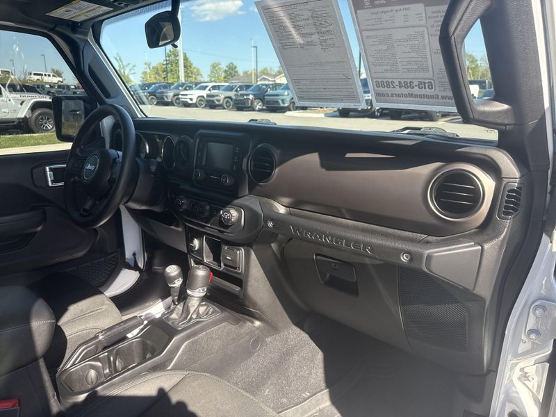 Used 2019 Jeep Wrangler SportImage 12