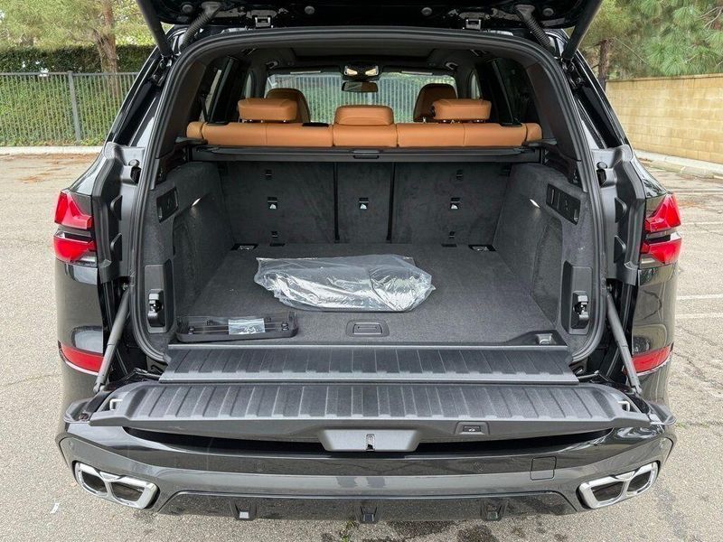 New 2026 BMW X5 M60iImage 15