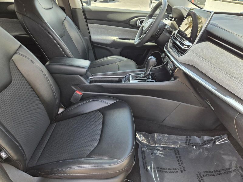 Used 2022 Jeep Compass Latitude FWD
