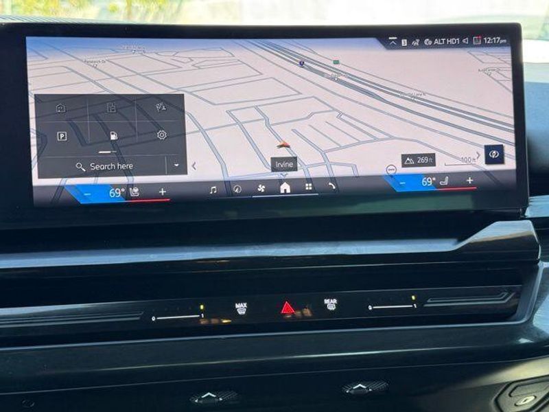 Used 2025 BMW 5 Series 530i xDriveImage 24