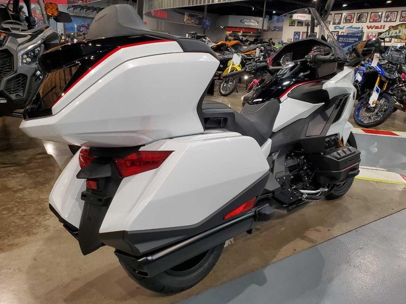 Used 2024 Honda GOLDWING TOUR Image 9