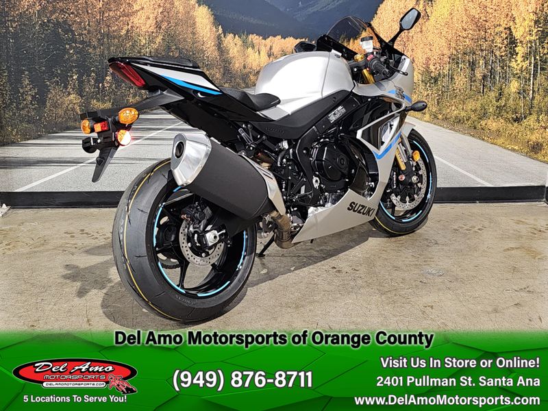 2025 Suzuki GSX-R1000R Image 10