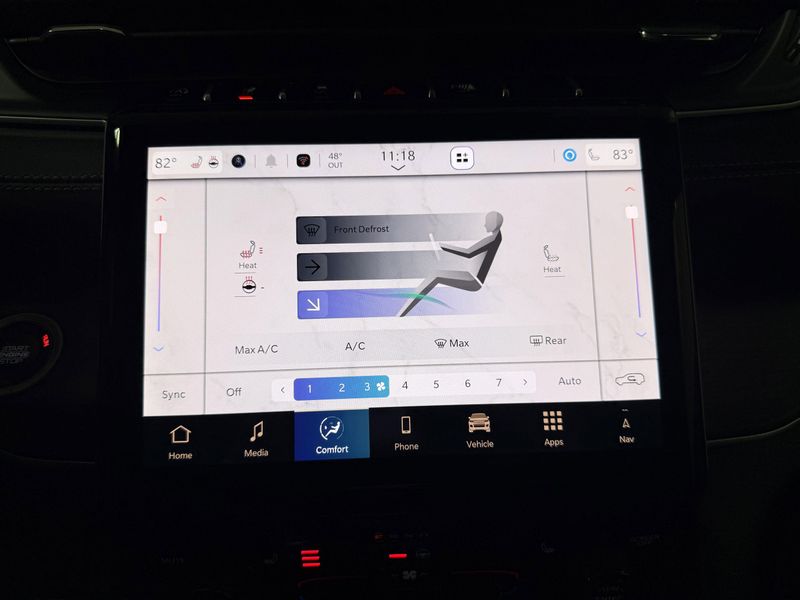 New 2025 Jeep Grand Cherokee Limited 4x4Image 32