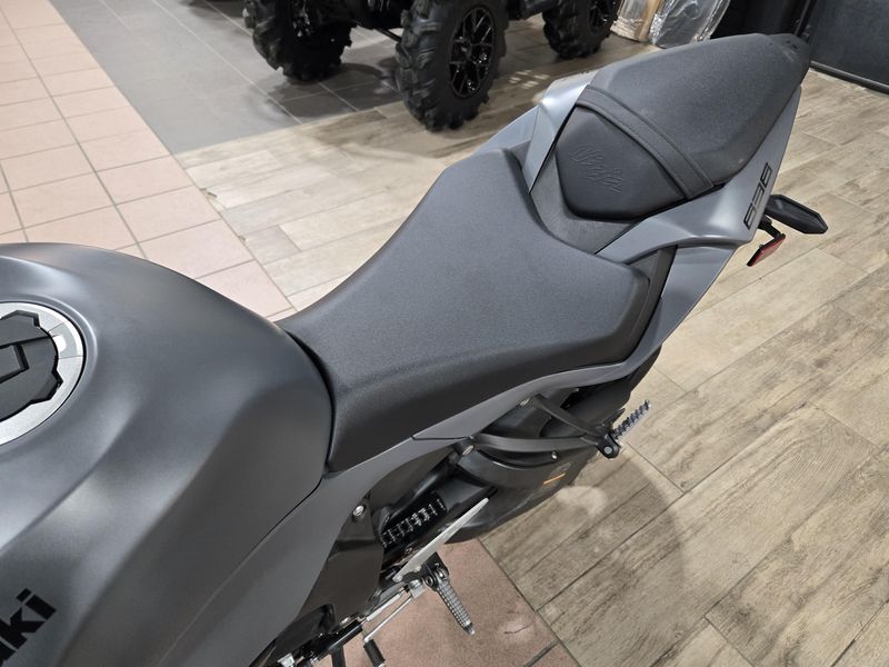 NEW 2025 KAWASAKI NINJA ZX6R NINJA ZX6R BASE Image 18