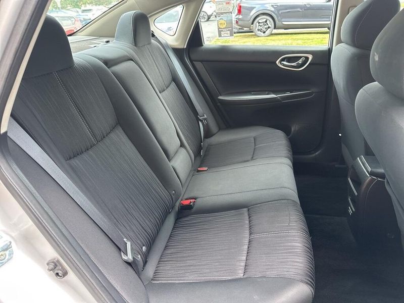 2018 Nissan Sentra SVImage 18