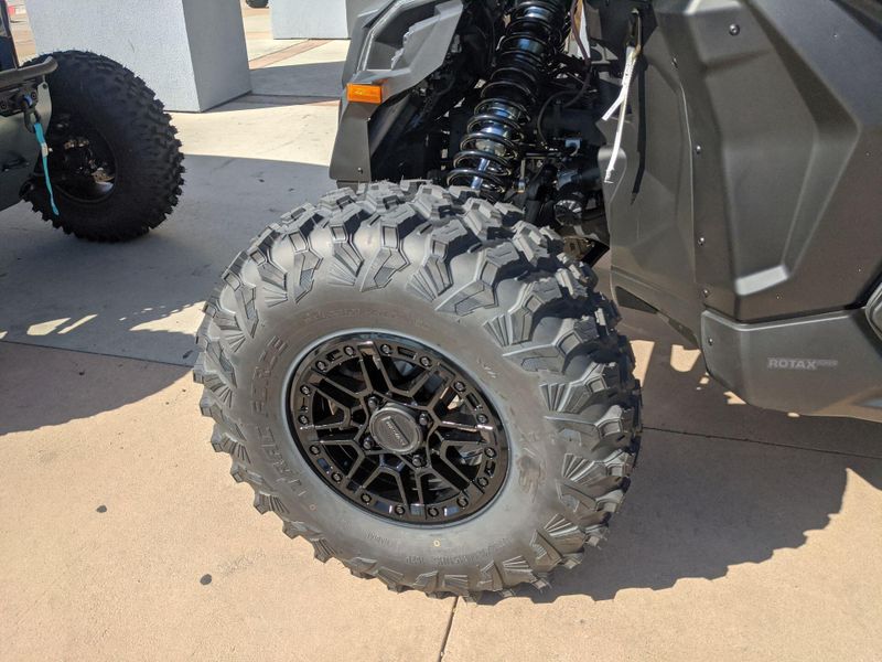 New 2027 Can-Am MAVERICK X3 MAX X RS TURBO RR Image 18