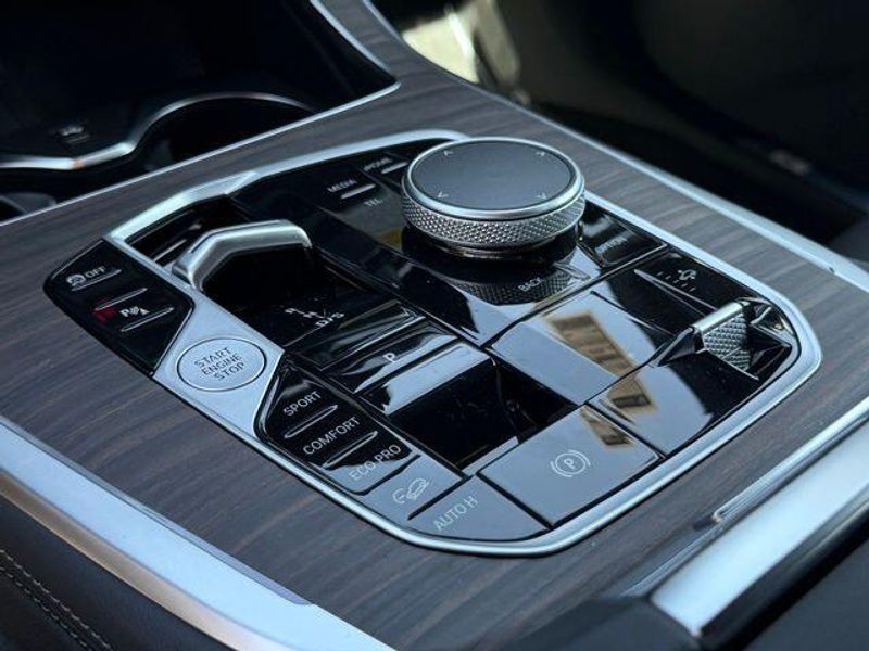 New 2026 BMW X7 xDrive40iImage 24