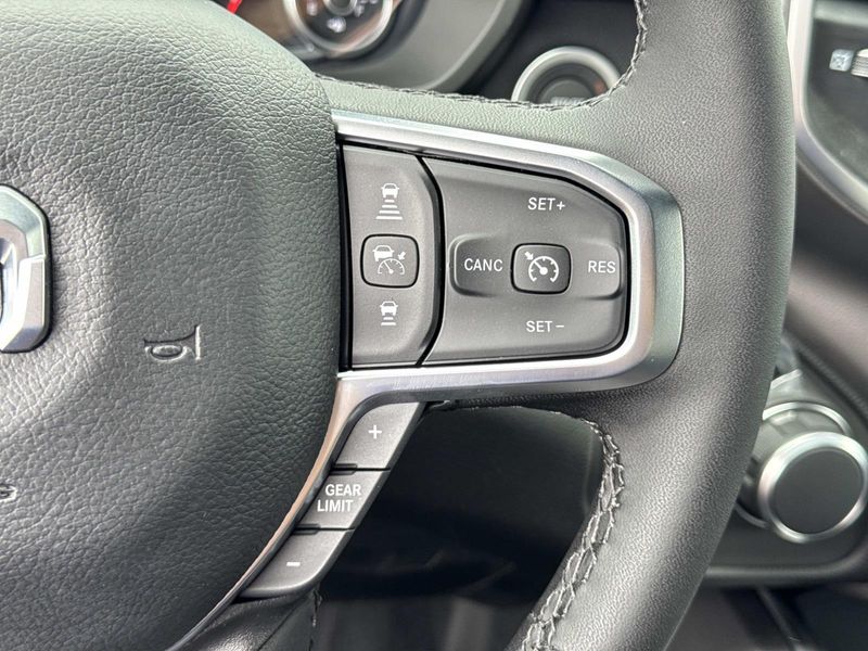 New 2026 RAM 1500 Big Horn Crew Cab 4x2 5'7' Box