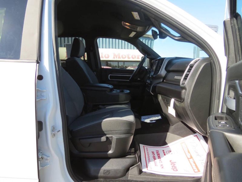 Used 2024 RAM 2500 Big Horn 4x4 4dr Crew Cab 6.3 ft. SB PickupImage 9