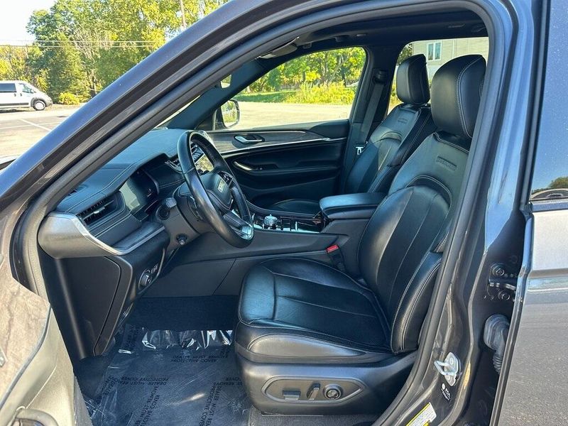 2022 Jeep Grand Cherokee Overland photo 10