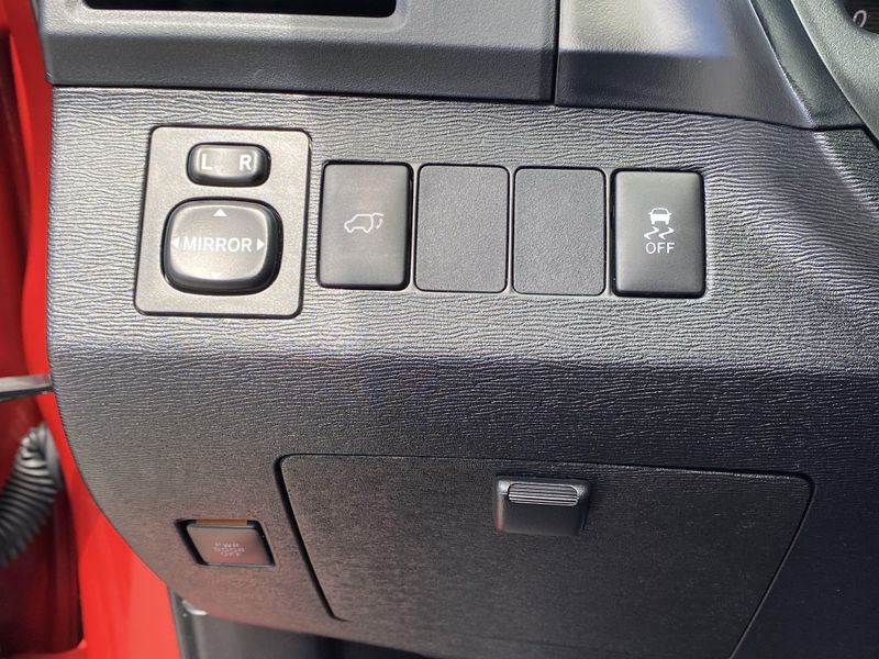 2013 Toyota Venza LEImage 24