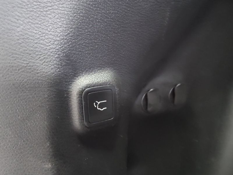 2021 Jeep Cherokee Limited High Altitude 4x4Image 14