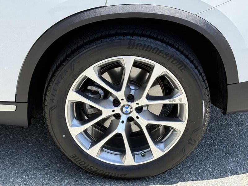2025 BMW X5 xDrive40iImage 17