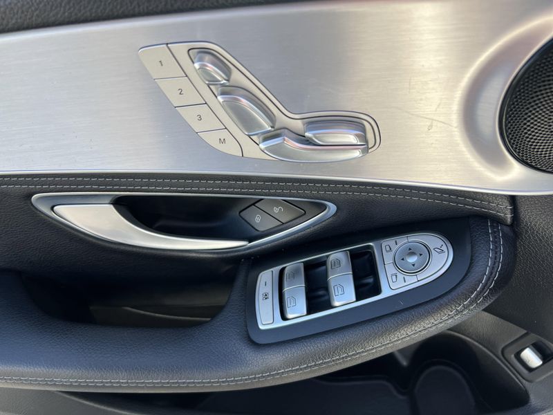 2016 Mercedes-Benz C-Class C 300Image 6