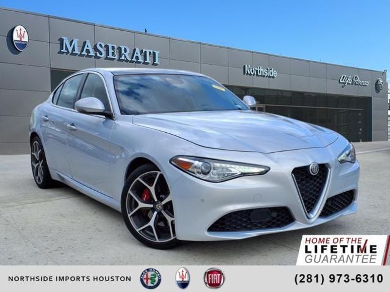 2020 Alfa Romeo Giulia TiImage 1