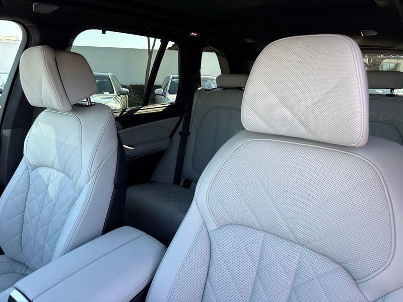 Used 2026 BMW X5 M60iImage 22
