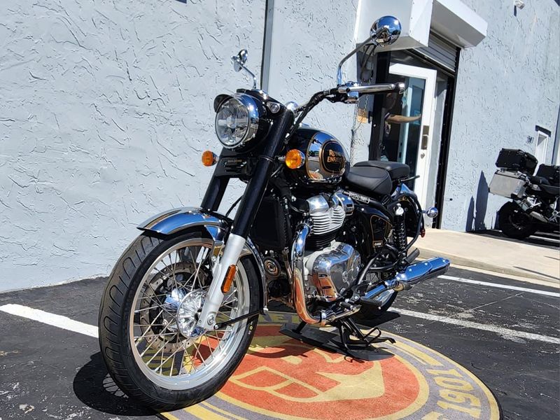 New 2026 Royal Enfield CLASSIC 650 Image 3