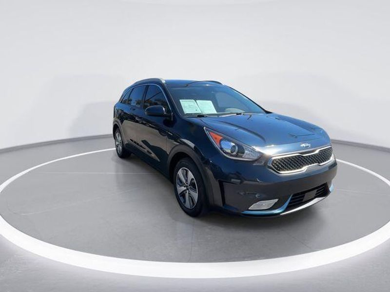 Used 2019 Kia Niro Plug-In Hybrid LXImage 2