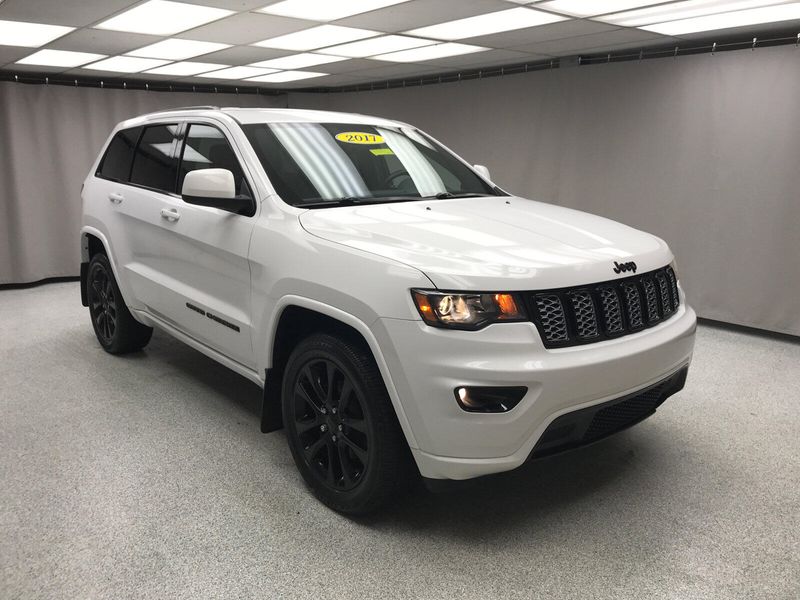 2017 Jeep Grand Cherokee AltitudeImage 16