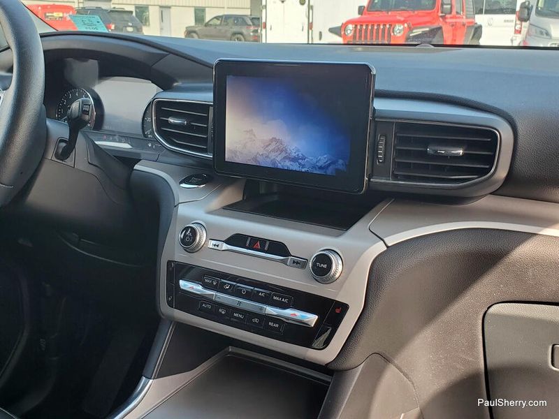 Used 2024 Ford Explorer XLT