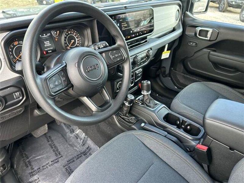 New 2026 Jeep Wrangler 4-door SportImage 15