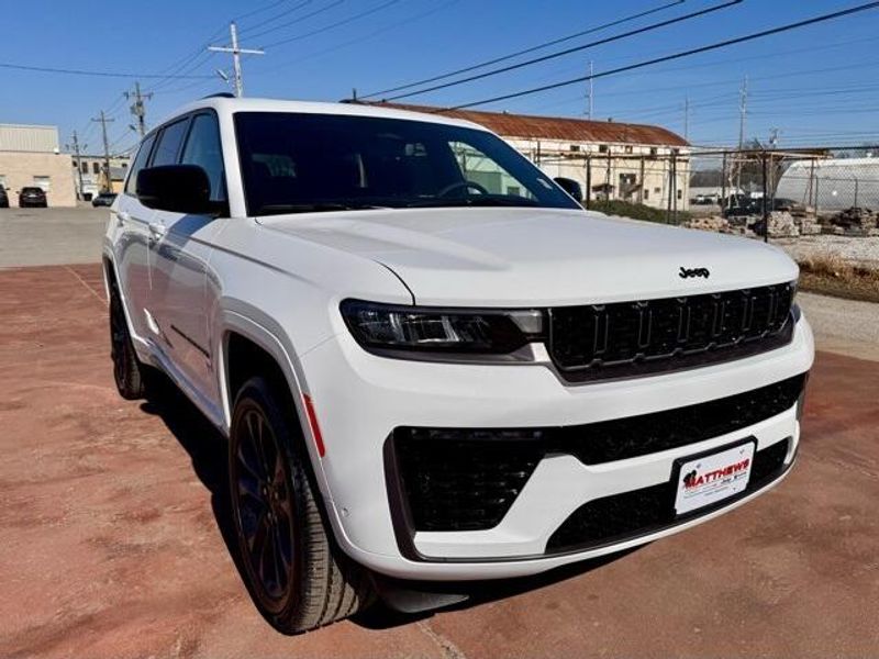 New 2026 Jeep Grand Cherokee L Limited Reserve 4x4Image 3