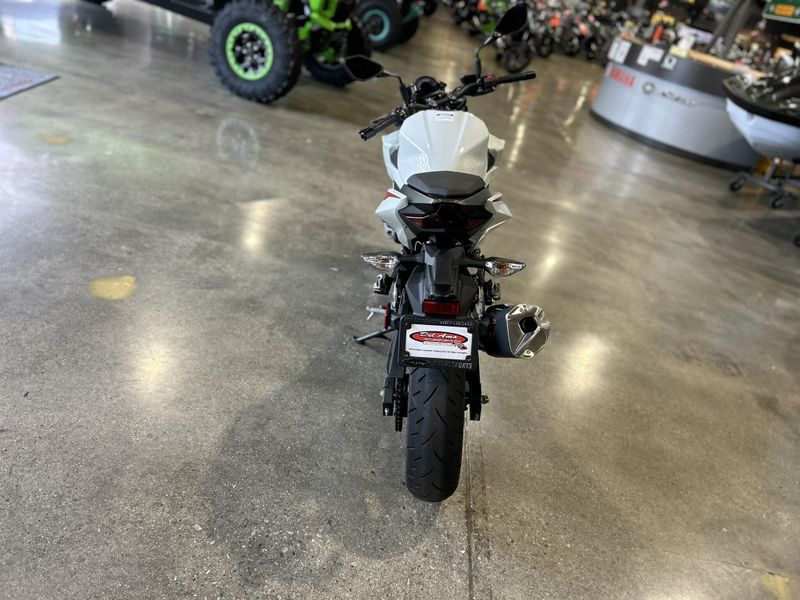 Used 2022 Kawasaki Z400 ABS Image 10