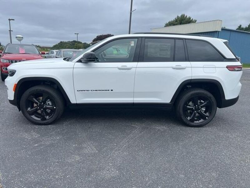 2024 Jeep Grand Cherokee Altitude X 4x4Image 4