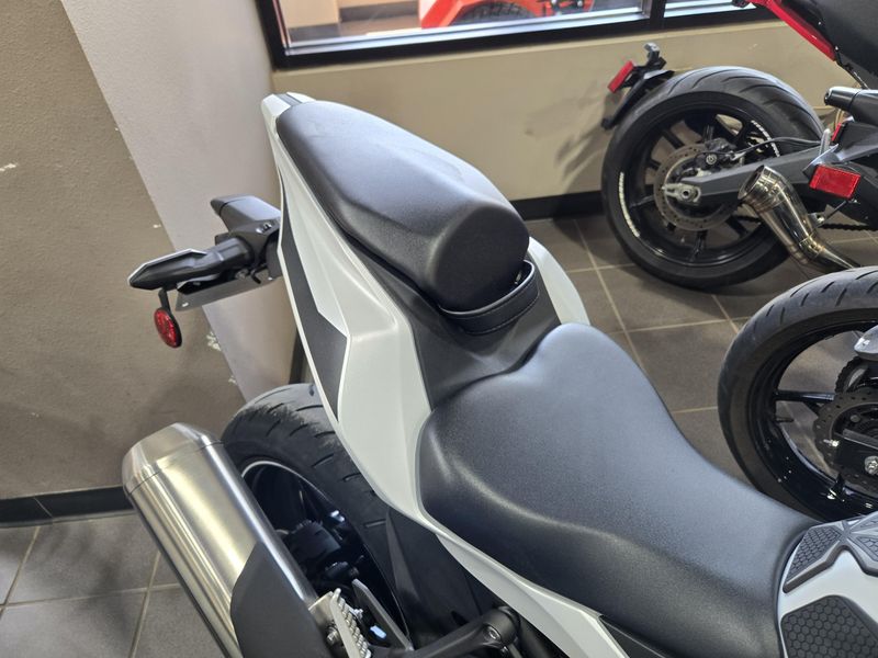 Used 2025 Kawasaki Ninja ZX4RR ABS Image 8