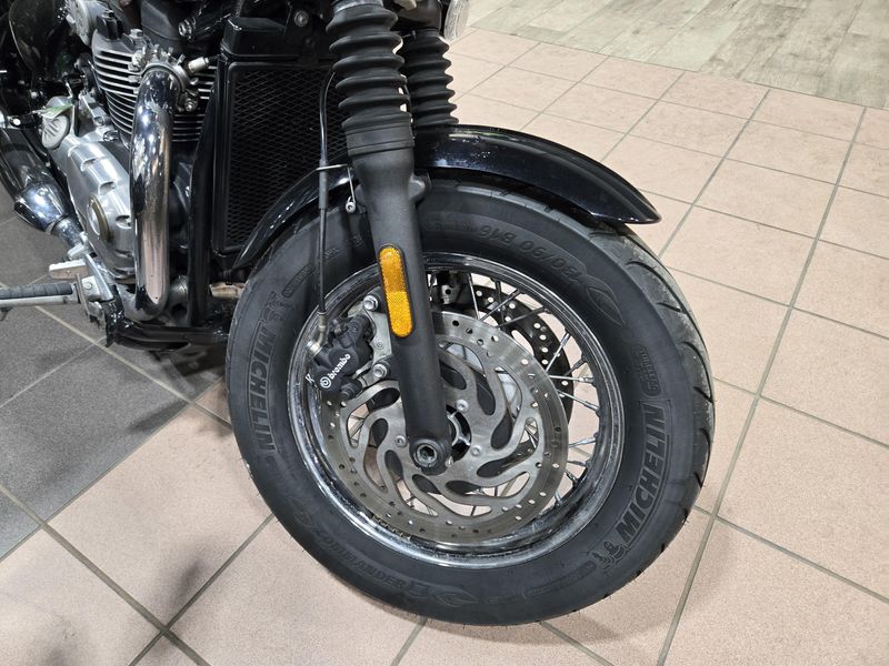USED 2018 TRIUMPH BONNEVILLE SPEEDMASTER Image 11