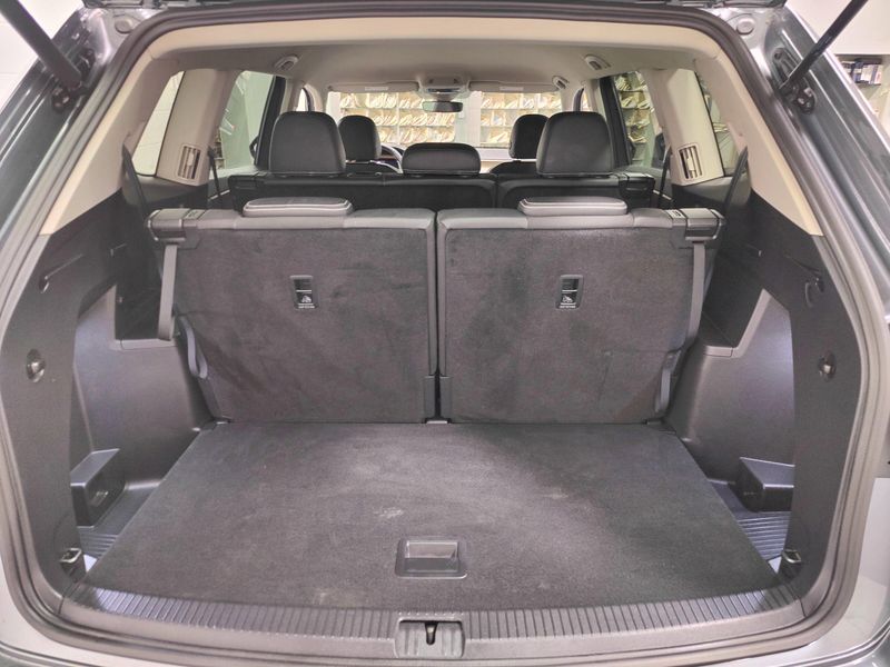 Used 2025 Volkswagen Atlas SE 4-Motion AWDImage 11