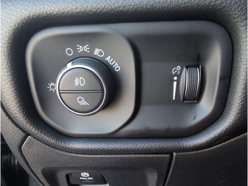 2025 RAM 1500 Warlock Crew Cab 4x4 5