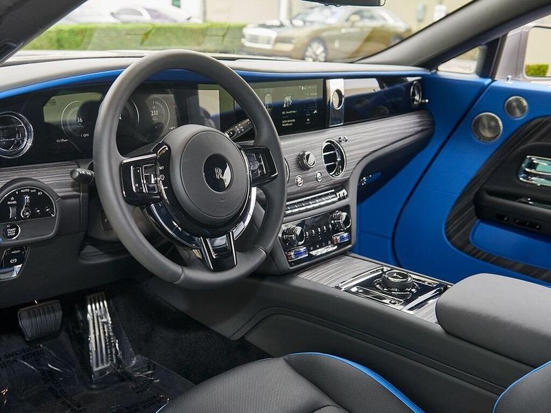 2025 Rolls-Royce Spectre Image 10