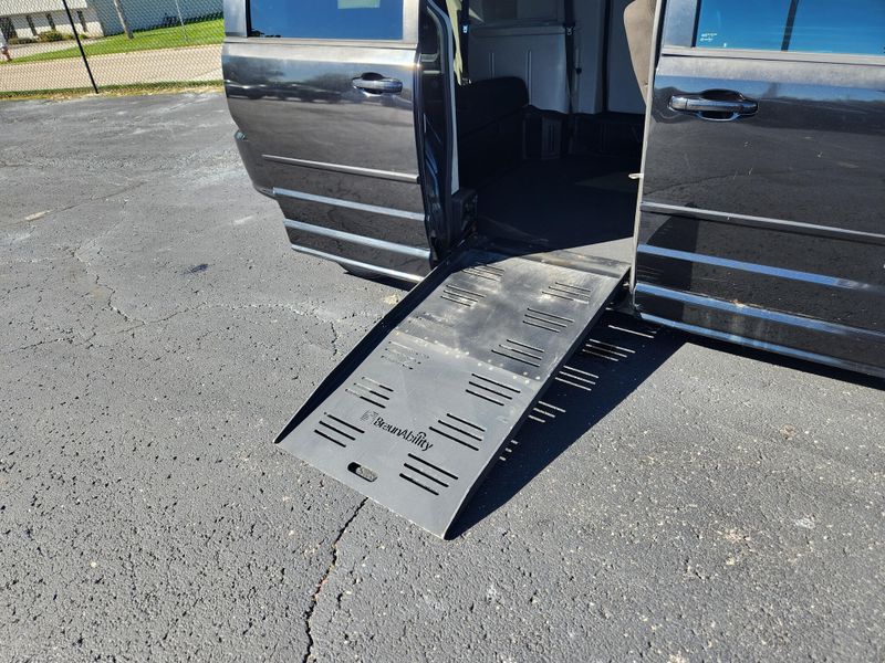 Used 2012 Dodge Grand Caravan SE