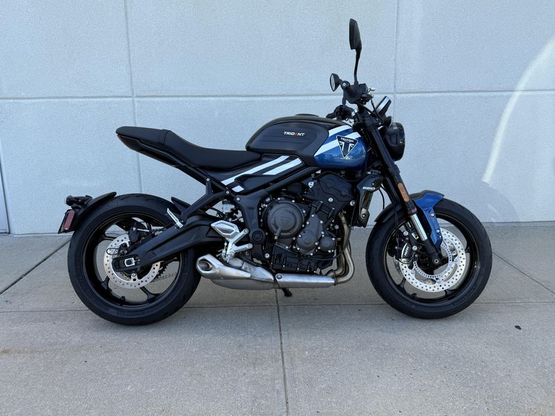 2025 Triumph TRIDENT 660Image 2