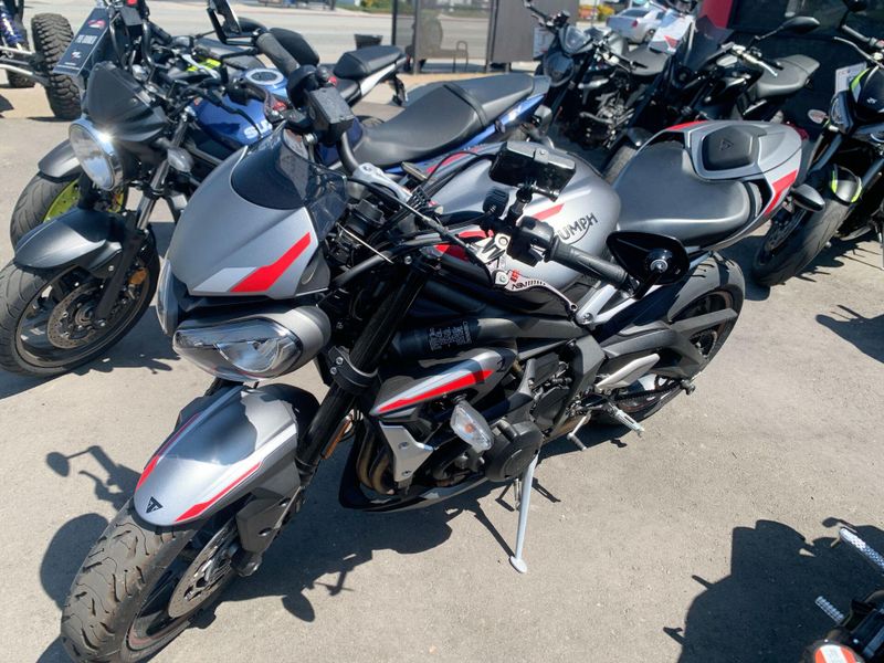 Used 2022 Triumph STREET TRIPLE R Image 13