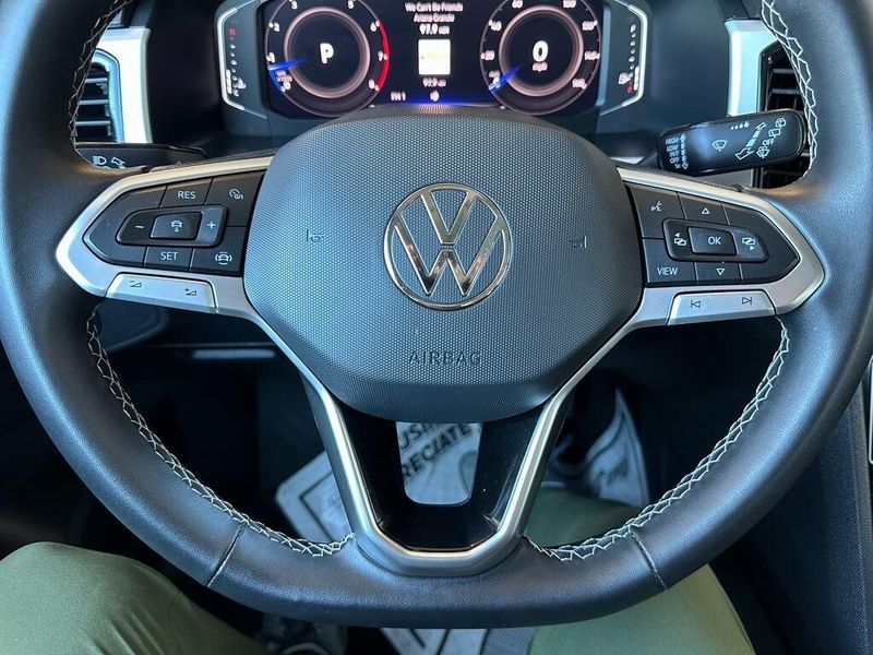 2022 Volkswagen Atlas 3.6L V6 SE w/TechnologyImage 3