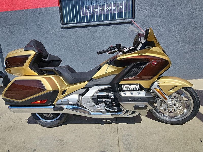 New 2025 Honda GOLDWING TOUR Image 11