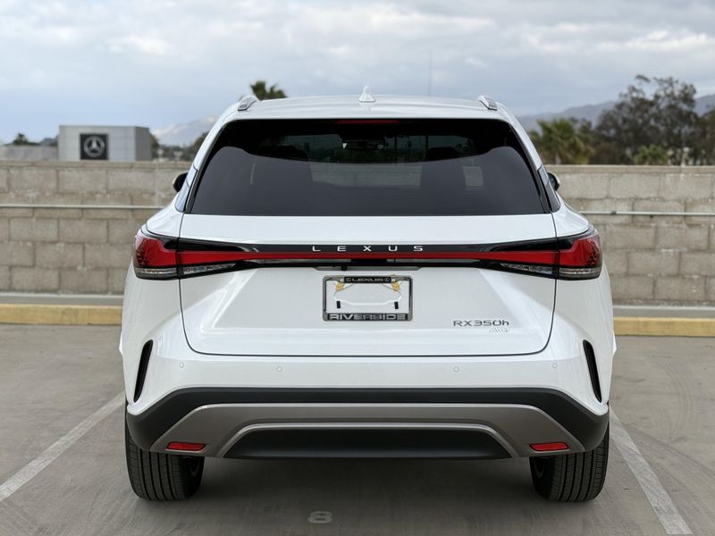 2025 Lexus RX Image 11
